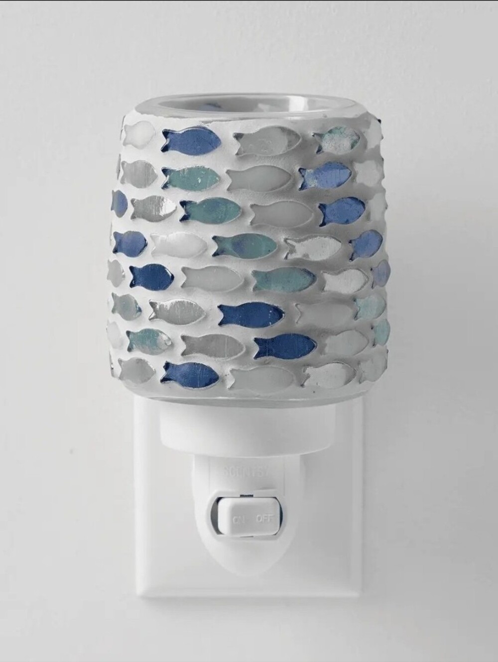 Scentsy Fish in the Sea Warmer - Blue and White *NEW* - Picture 4 of 4